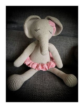 Peluche d'éléphant au crochet