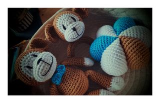 Kit bébé 'singe': peluche, hochet et balle de préhension